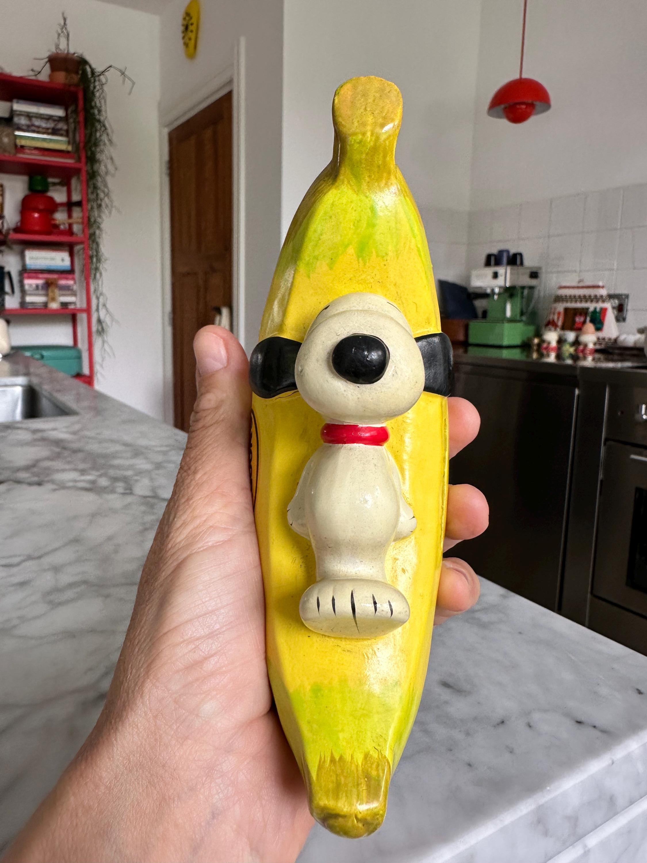 スヌーピー　イタリアンバンク　ビンテージ Vintage Peanuts Snoopy Ceramic Banana Coin Bank 1966 - Etsy