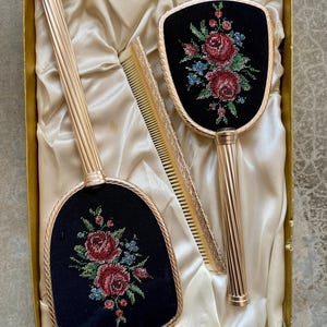 Boudoir smink i doos Jaren 50 Petit Point Vintage Roses Made in England