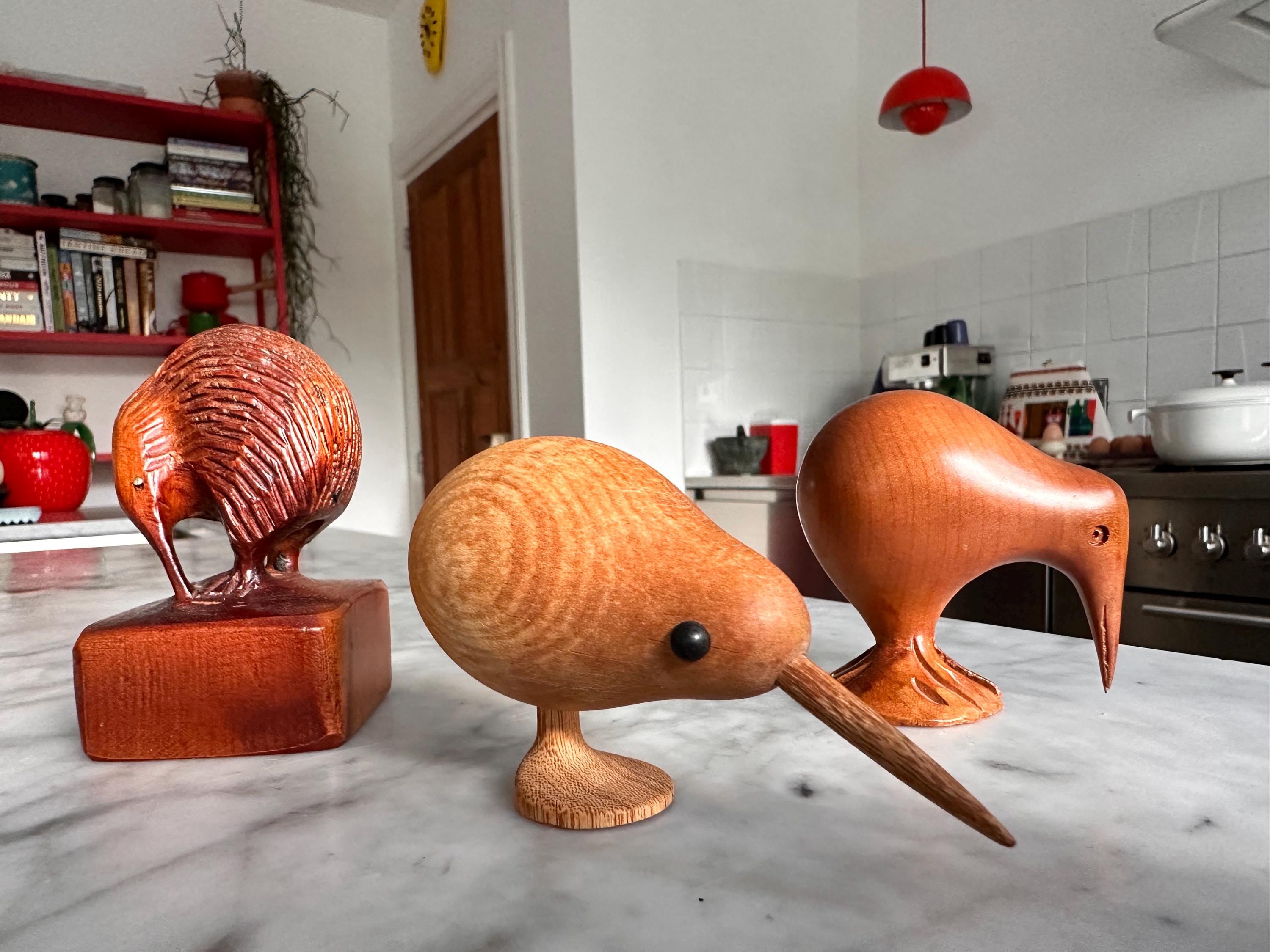 E4 希少 マタイ材 キーウィ 木製 置物 手彫り 鳥 ヴィンテージ 昭和レトロ Wooden kiwi bird - Etsy 日本