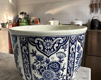 デルフトブルーの花柄陶器プランター：ロイヤルスフィンクス オランダ