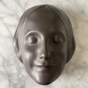 L' Inconnue de la Seine wandmasker Wormser Terra Sigillata cerámica vintage