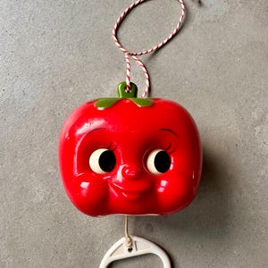 Sankyo Musical Pull String Toy Tomato or Apple 1974 Vintage Dutch Lullaby Slaap Kindje Slaap