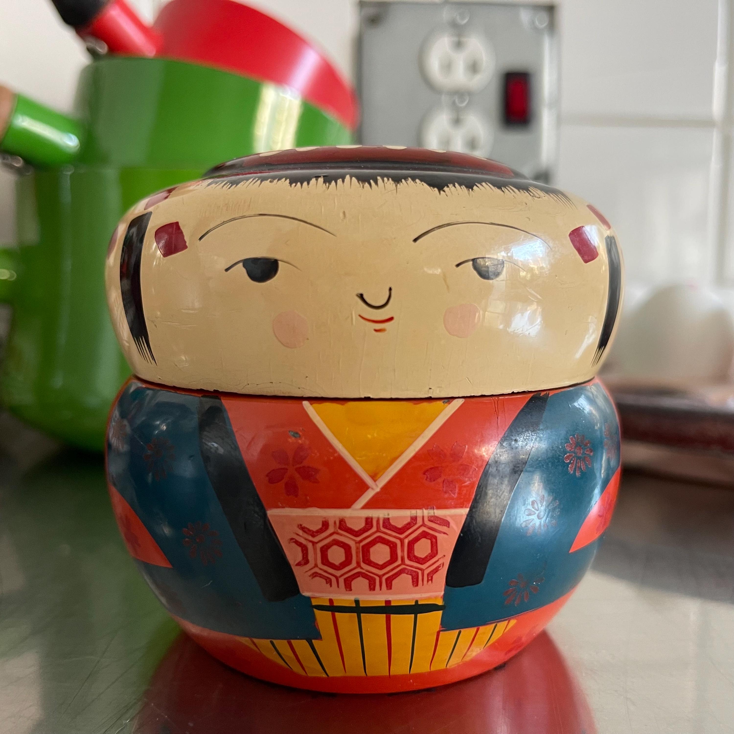Vintage Japanse Kokeshi-pop Met Lakwerk En 6 Houten Onderzetters