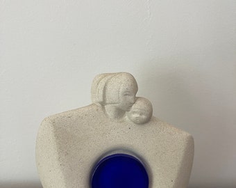 Marbell Stone Art Belgium modernistische sculptuur vrouw en kind vintage jaren zeventig