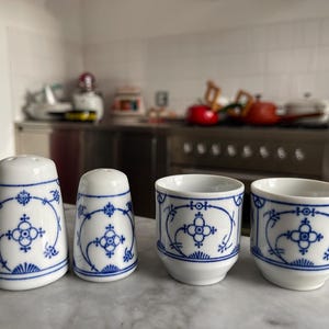 Jäger Eisenberg Original Blau Saks China Peper en zout twee eierdopjes Vintage