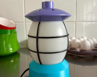 Lamp van Morten Kjelstrup en Allan Østgaard voor IKEA 90s Vintage