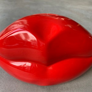 Coin Bank Hot Lips Red Vintage