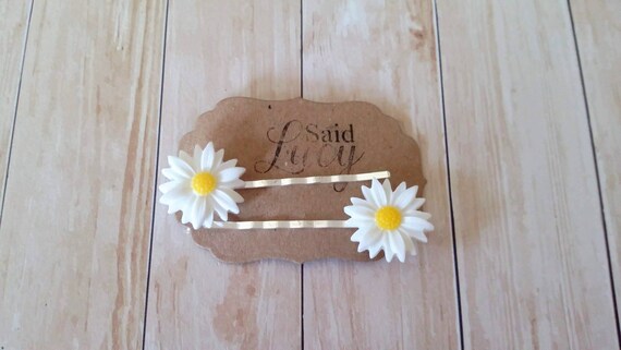 large daisy hair clip