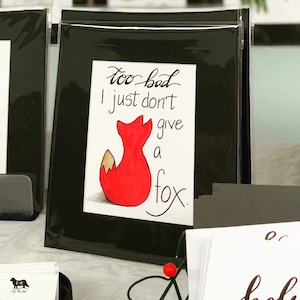 Don’t Give a Fox | Conception originale de lettre de main | Marqueur d’aquarelle | Punny Art | Art salle de bains | Accueil + Bureau