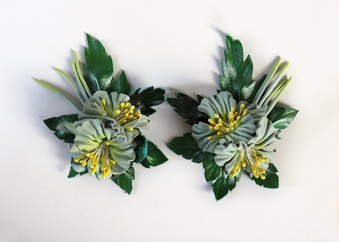 Make Faux Leather Flower Claw Hair Clips with a Cricut - Amy Romeu