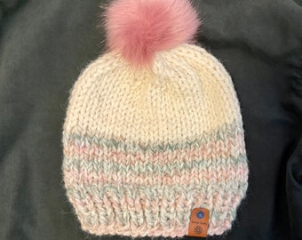 Chunky wool knit hat, Chunky knit beanie, Winter knit hat, Warm knitted hat/beanie. Faux fur Pom Pom hat