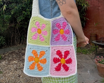 PDF crochet pattern- Retro flower across body bag by Realm designs