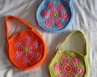 PDF crochet pattern- Mini flower bag by Realm designs