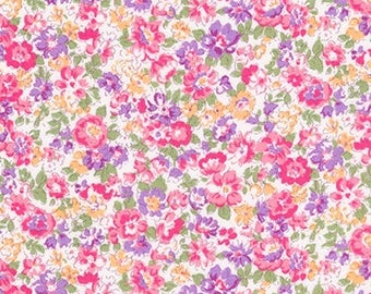 Robert Kaufman - Césped de algodón - Césped de jardín Sevenberry Petite - Tela rosa floral empaquetada - Tela de césped de algodón