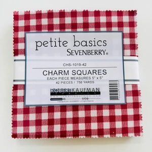 Paquete de dijes básicos Sevenberry Petite: 42 cuadrados de tela precortados de 5" x 5"