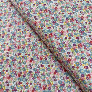 Chelsea Garden Floral Cotton Lawn Fabric: Lightweight Quilting Material image 1