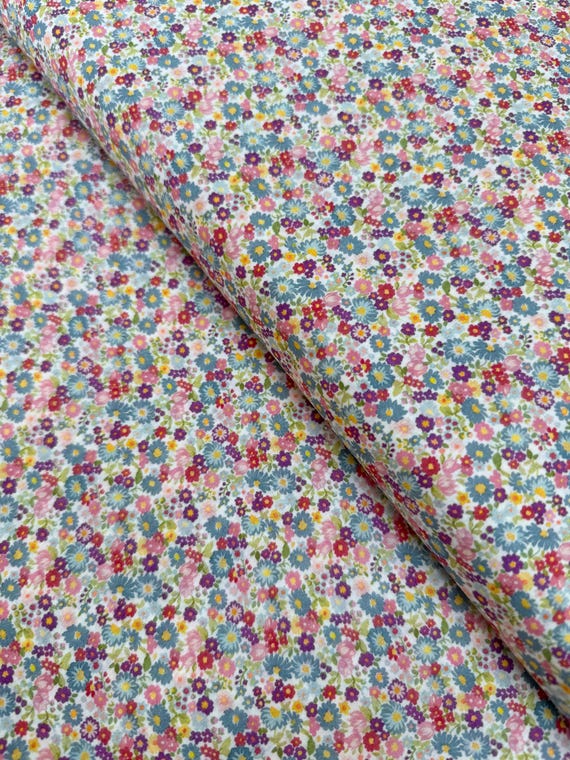 Chelsea Garden Floral Cotton Lawn Fabric: Lightweight Quilting Material