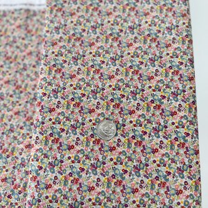 Chelsea Garden Floral Cotton Lawn Fabric: Lightweight Quilting Material image 5