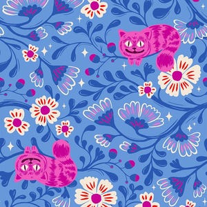 Puede incluir: Un patrón caprichoso con gatos rosas y elementos florales sobre un fondo azul. El diseño incluye flores estilizadas en blanco, rosa y azul, con enredaderas azul oscuro y acentos de estrellas. Un diseño lúdico y colorido.