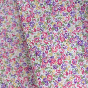 Tessuto di cotone per prato - Tessuto di cotone per prato Sevenberry Petite Garden - Tessuto di cotone per prato con fiori rosa