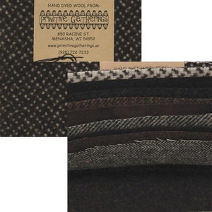 Op de afbeelding: Een verzameling handgekleurde wolstofstroken in verschillende tinten bruin en grijs. De stof heeft verschillende texturen, waaronder herringbone, ruit en effen. De stof is van Primitive Gatherings, een bedrijf dat handgekleurde wolstof verkoopt.