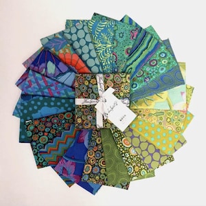 Kaffe Fassett Collective Classics Island 5インチ スクエア/チャーム パック - 42、5インチ x 5インチ プレカット ファブリック スクエア