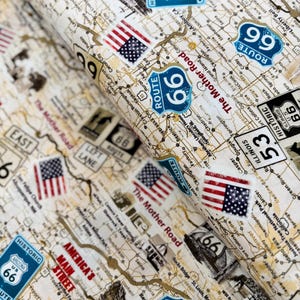 Tissu carte antique Route 66 par Timeless Treasures | Coton matelassé sur le thème du voyage | Impression de carte routière rétro | Tissu américain vintage