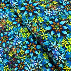 エレキブルな花柄生地 by Timeless Treasures | デジタルプリントコットン生地