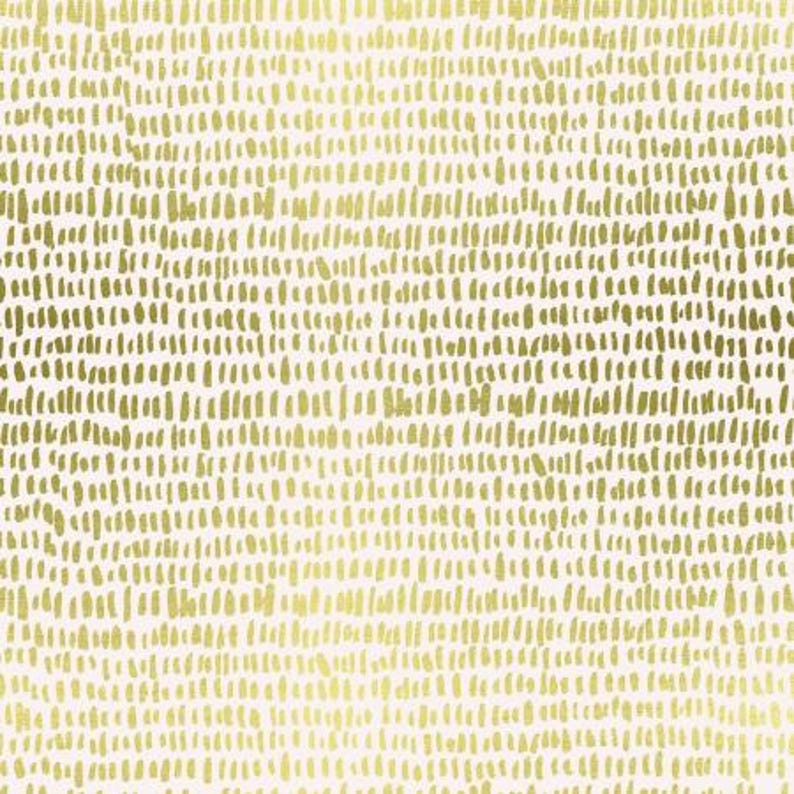 以下が含まれることがあります： 白い背景に、金色の筆の跡が繰り返し描かれたパターン。筆の跡は様々な形と大きさで、質感のある見た目になっている。