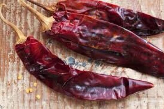 Guajillo chilli, dried chillies. 50G