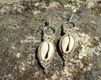 Tahatai gris - Boucles d'oreilles avec Coquillage cauri - tissé en macramé