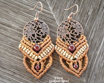 Ethnik Flower marron - Boucles d'oreilles ethniques avec médaillon en metal avec fleurs  - tissé en macramé