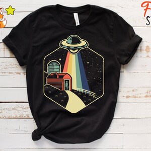 Vintage Alien Shirt UFO T-Shirt I Believe In Aliens Retro Alien T-Shirt