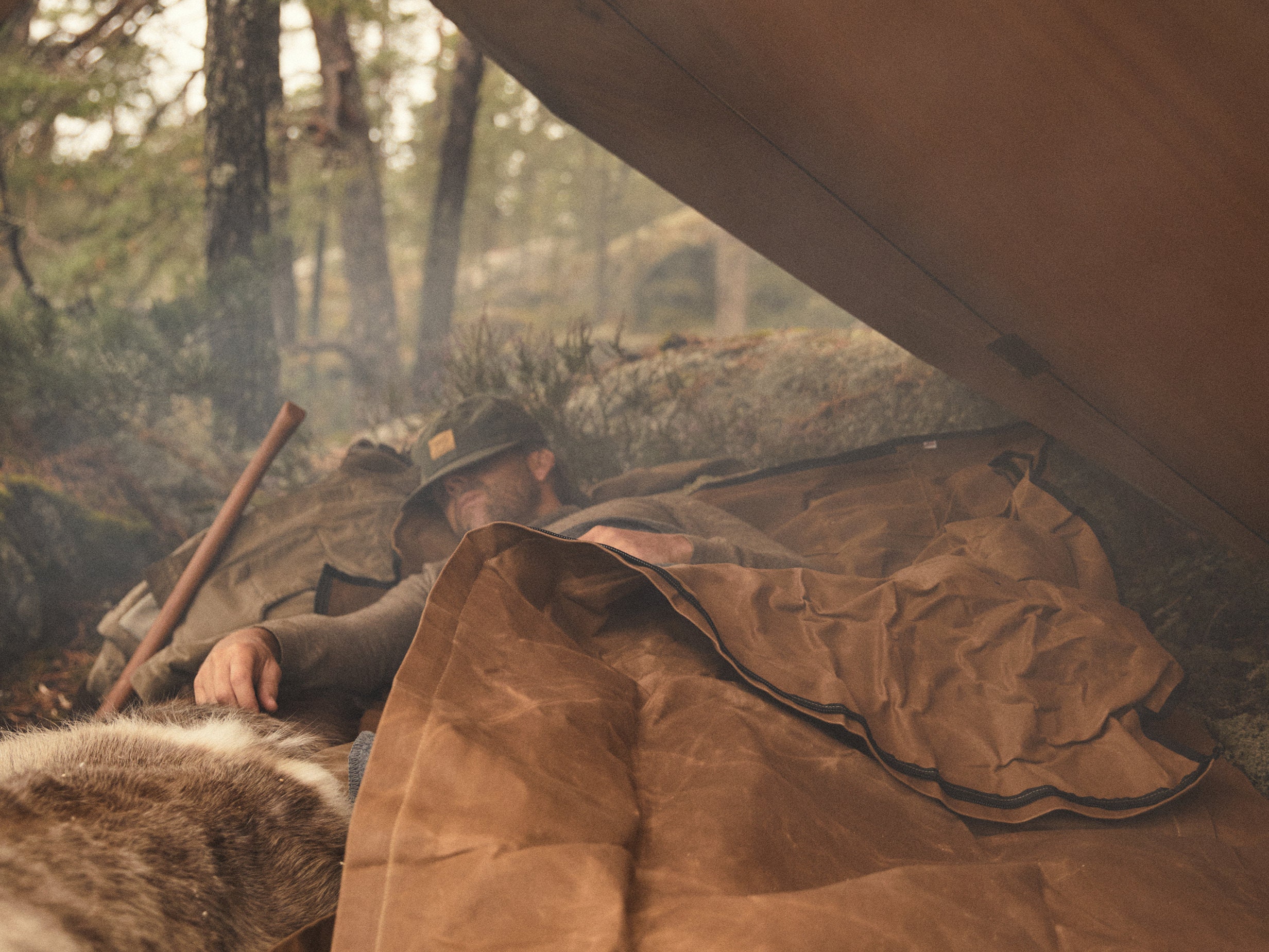 OUTHAUS waxedキャンバススリップインベッドロール Outhaus - UK's leading supplier of Canvas Swags and Tarps of