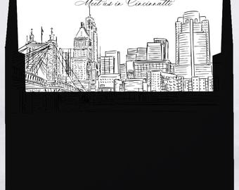Forro de sobre imprimible con el horizonte de Cincinnati, descarga instantánea, arte lineal en blanco y negro, tamaño A7, con solapa europea y cuadrada, para invitación de boda DIY.