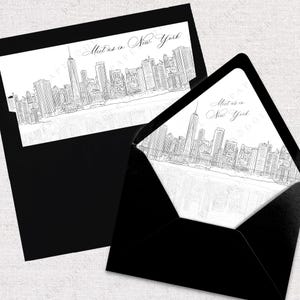 Forro de sobre imprimible con el horizonte de la ciudad de Nueva York, descarga instantánea, arte lineal en blanco y negro, tamaño A7, solapa europea y solapa cuadrada, invitación de boda DIY.