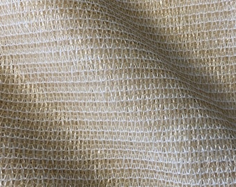 Vela de sombra triangular personalizada, 50 % Graden, con doble cincha y anillos metálicos en las esquinas, color beige