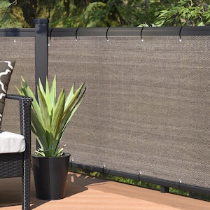 16 po. de haut - Paravent de confidentialité élégant de taille personnalisée Alion Home - Terrasse dans la cour, patio, balcon, clôture, piscine, balustrade - Noyer