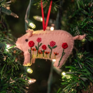 Gesticktes Schwein Ornament