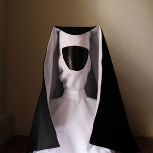 Nun's costume Cosplay Horror movie Valak costume Renaissance dress Medieval veil Peaked VeilHalloween costume Nun habit Veil Sister