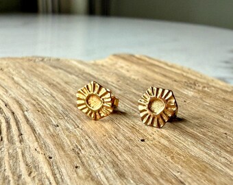 Cora Studs