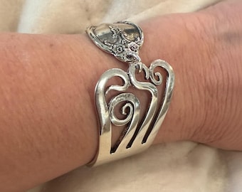 Victoria… Vintage look  silver plated  fork bracelet