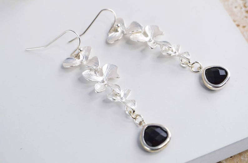 Crystal earrings and beautiful flowers pendants fine and delicate jewel perfect gift for her Elegant and discreet earrings