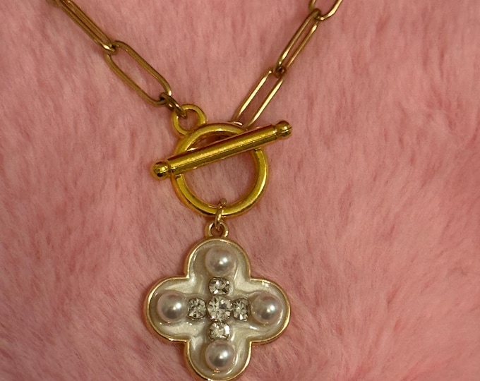 Toggle Pendant Necklace