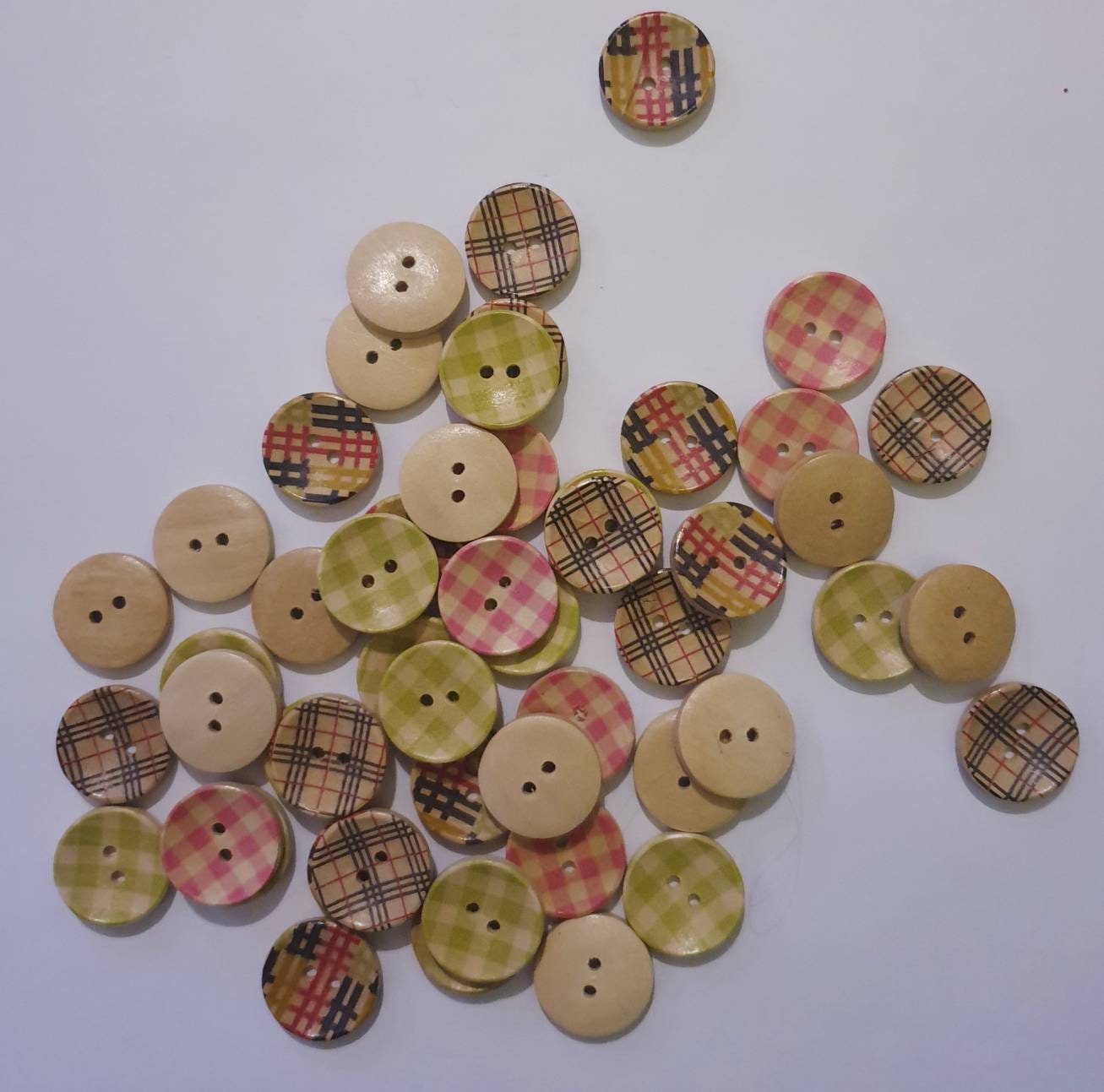 Pink vintage buttons with checks 20 mm 78 34 and 23 mm
