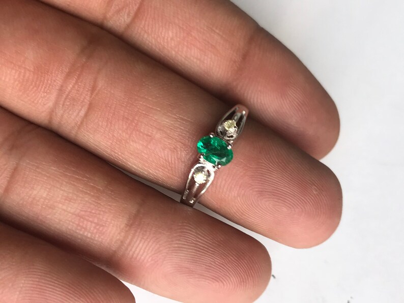 Super clean emerald ring with diamonds in 925 sterling solid silver