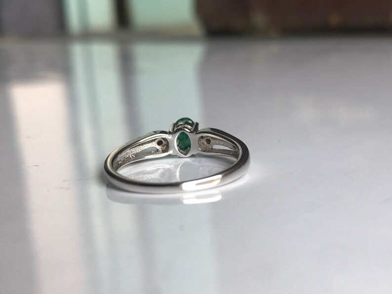 Super clean emerald ring with diamonds in 925 sterling solid silver