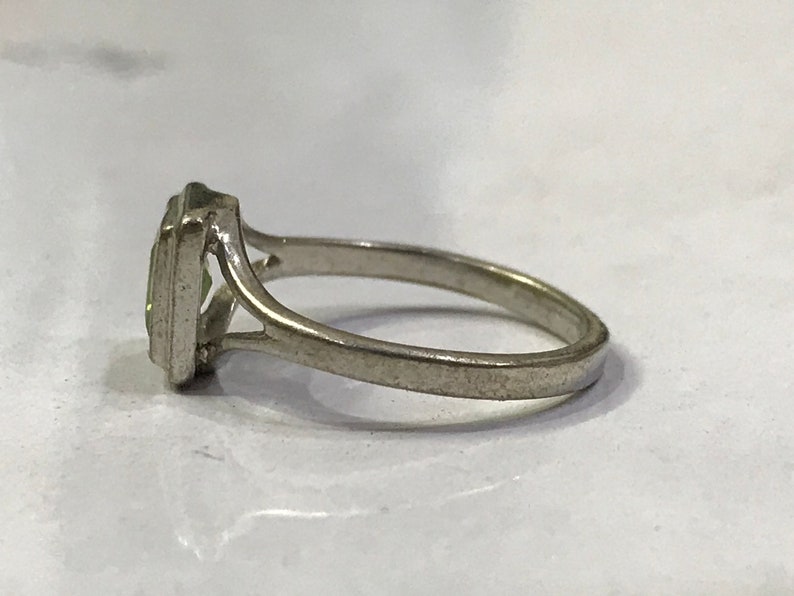 Square shape natural peridot ring in 925 sterling solid silver