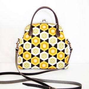 made from kimono of child,vintage kimono,2way bag
