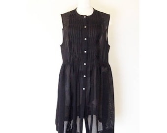 sleeveless blouse